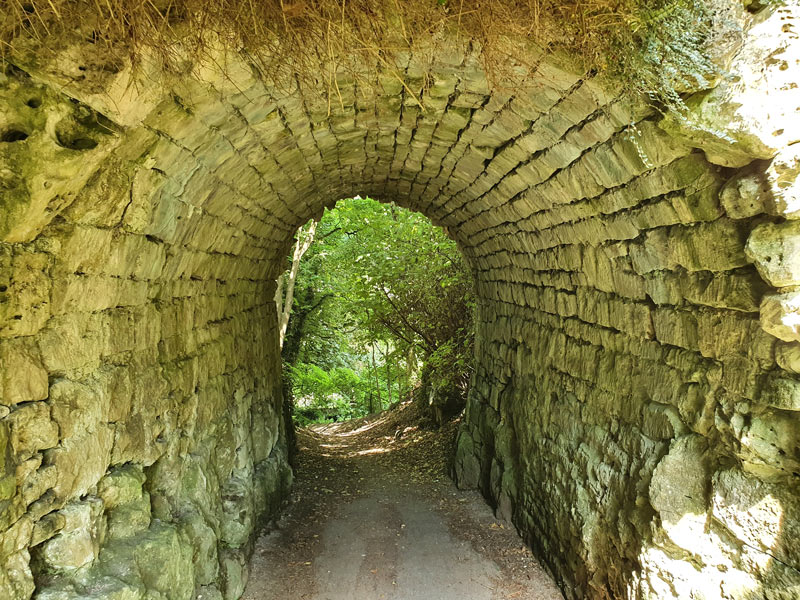 Rustic tunnel, Pope's Walk