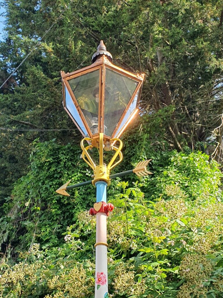 Valentine lamp, Frome